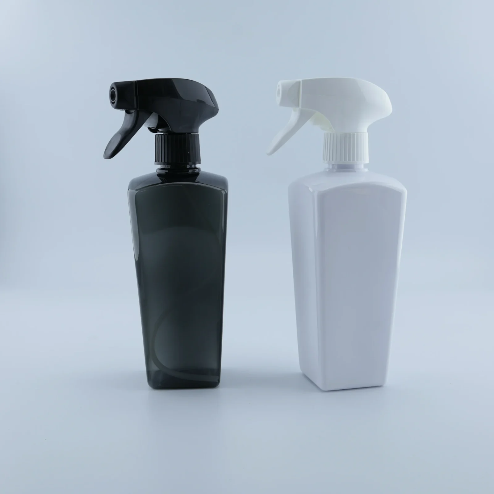 Plastic sprayers
